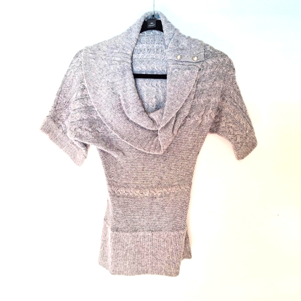 White House Black Market Womens Size XS 3/4 Sleeve Top Shirt Light Gray